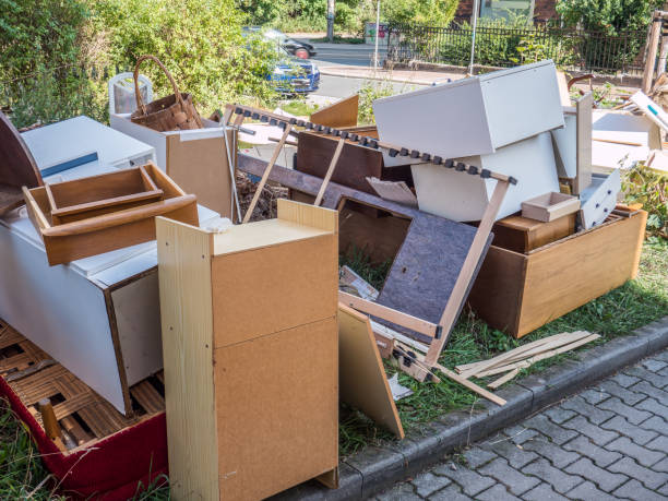 Best Yard Cleanup Services  in Sandy Hook, CT